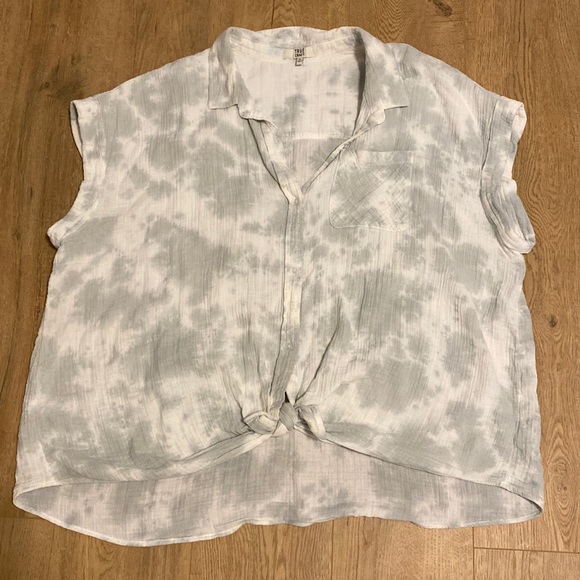 Tops - Button down top